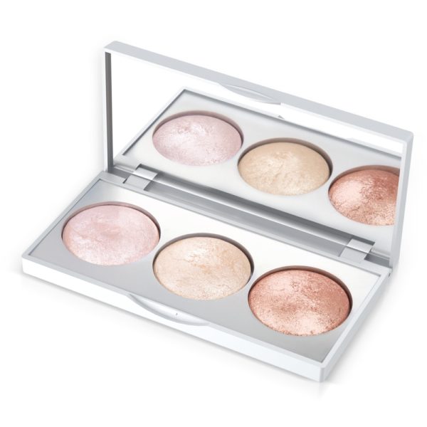 This palette is designed to hit your face for a strobing look with its 3 shimmering and sparkle universal shades. Creates a sparkling illuminated finish with its silky soft and shimmering effect formula on the face and decollete. It can be applied alone or over make-up for a perfect glowing complexion. Use wet or dry to achieve your desired radiance.