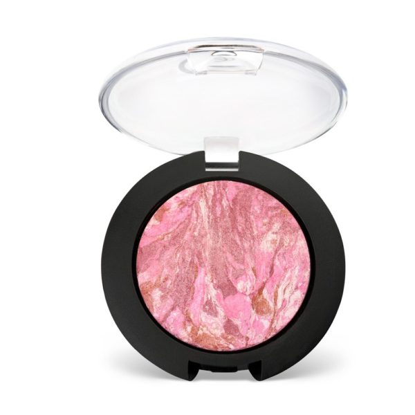 This blush-on has an extremely satiny and soft texture giving a shine and a bright effect for long hours